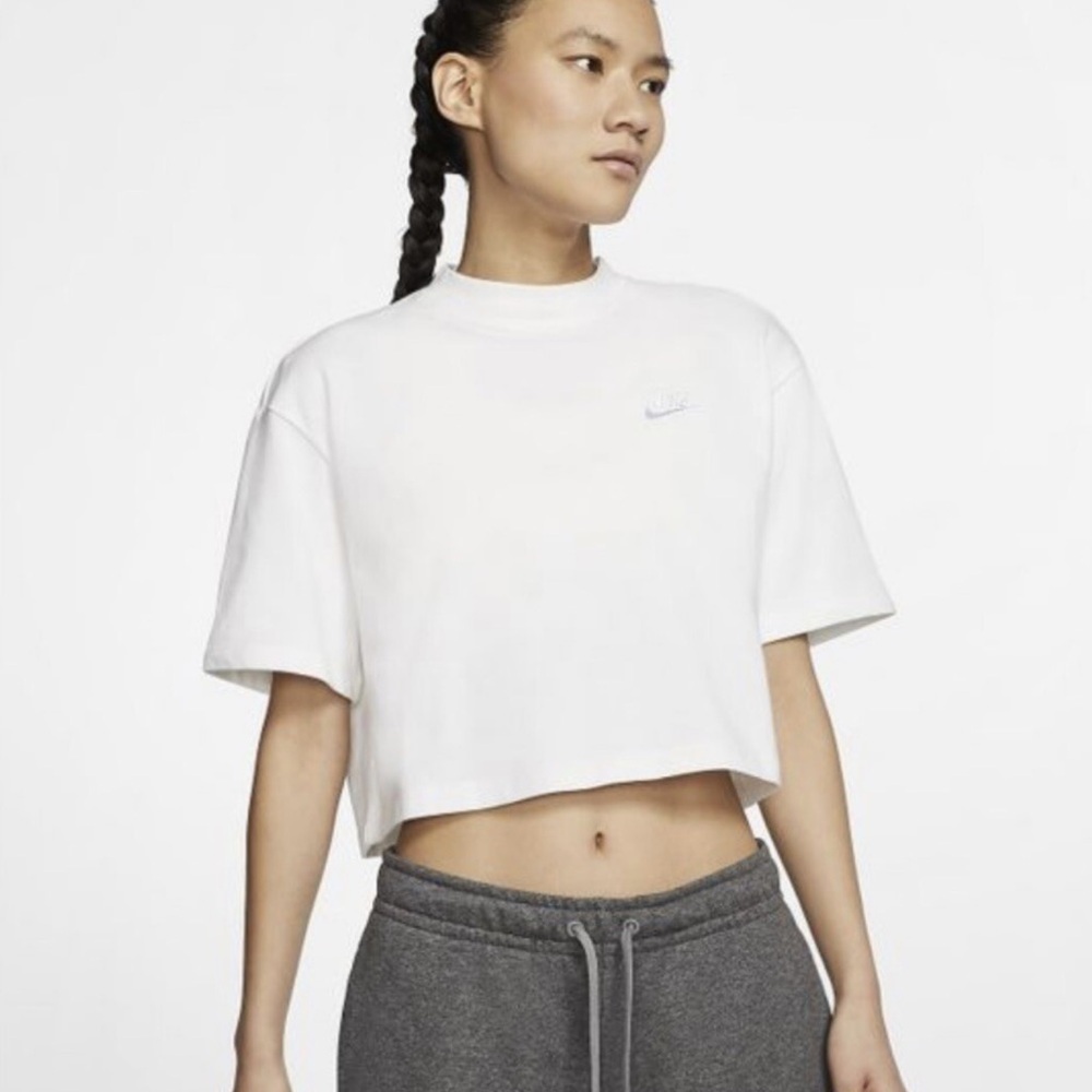 Nike Sportswear Sz M White Cropped Short Sleeve Jersey Top Pullover